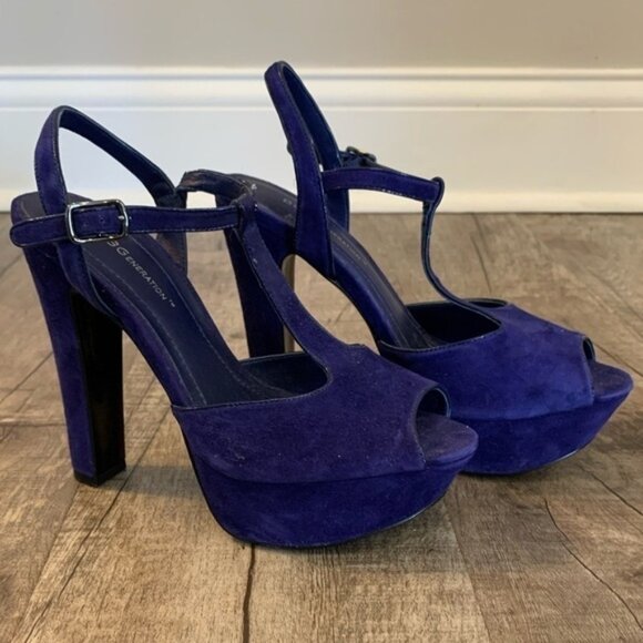 BCBG Women's Heel - Picture 4 of 9